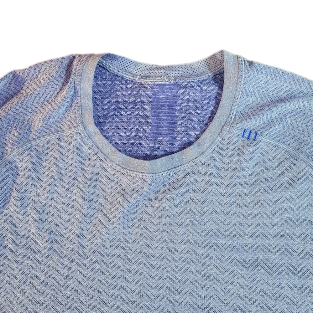 Lululemon \ Metal Vent Tech Short-Sleeve T Shirt / L / Admiral & Starch Blue - Picture 2 of 6
